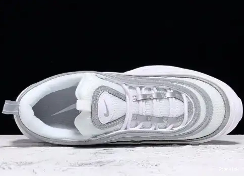 921826-105 97 Max White Reflect  Silver Air 0521
